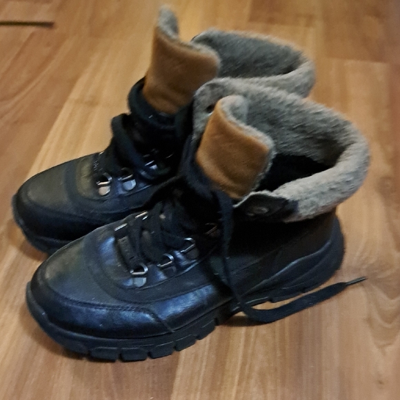 Mexx Black and Tan Winter Boots - Picture 3 of 7